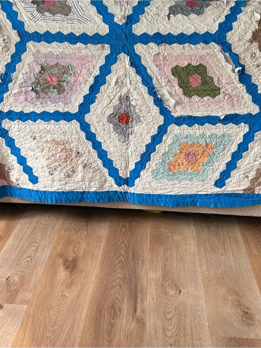 Vintage Handmade Grandmother’s Flower Garden Cutter Quilt